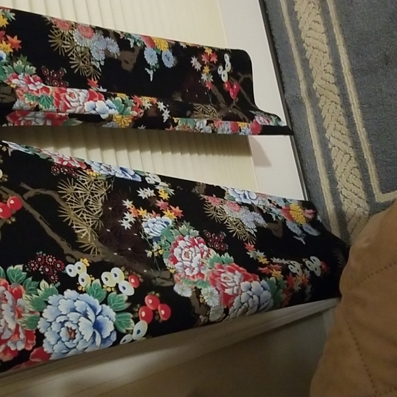 Ladies Got It Love It Black Floral Jumpsuit - Picture 3 of 9